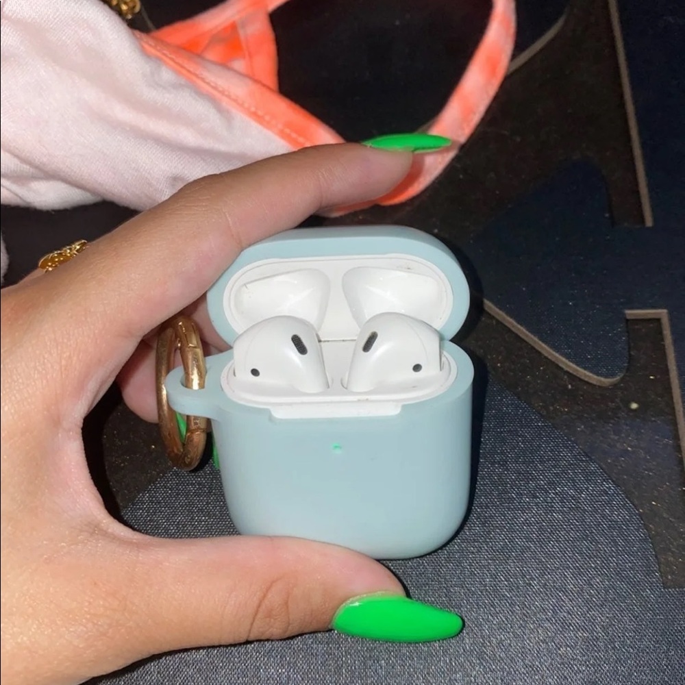 airpods ( wireless charging case )ON HOLD